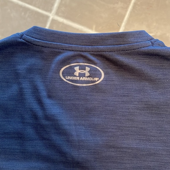 Under Armour, S, loose cut, v neck, earthy blue, heat gear, quick dry. BNWOT. - Picture 6 of 7
